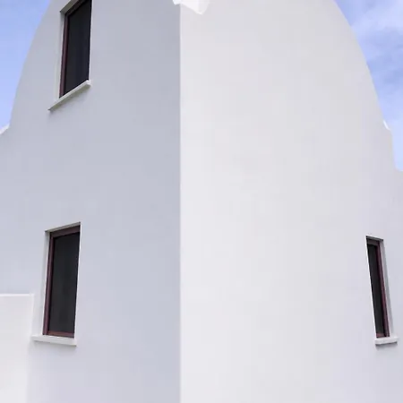 Earth Line Oia (Santorini)